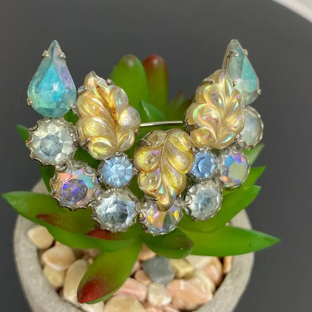 Vintage WEISS Iridescent Crystal & Molded Leaf Crescent Brooch Pin 50s Glam